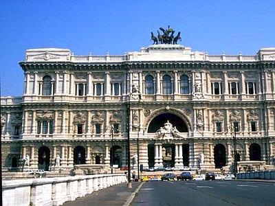 LA RACCOMANDAZIONE NON È SEMPRE REATO: LO DICE LA CASSAZIONE.